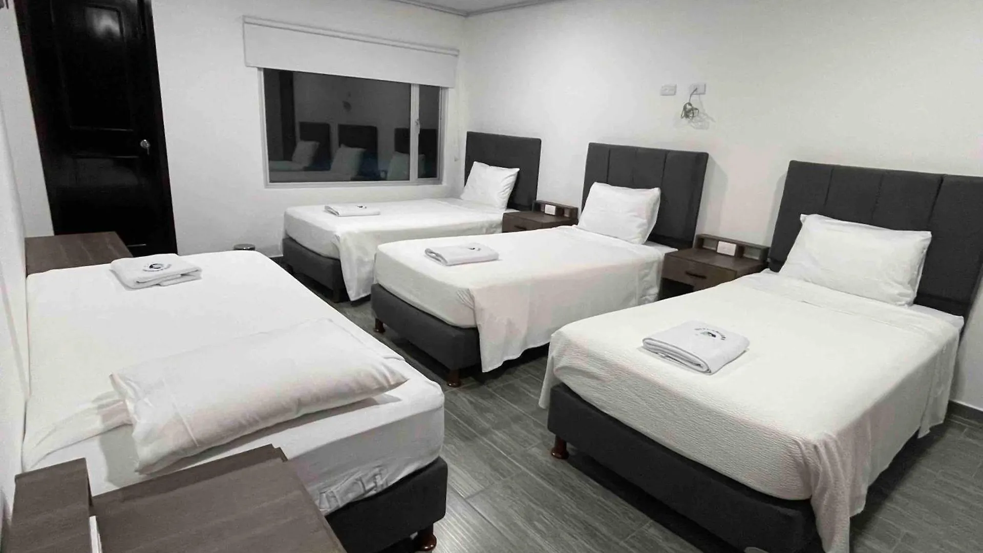 Apartamento Outlanders House Bog Airport Bogotá Habitación en casa particular
